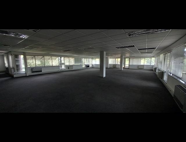 712M² OFFICE TO LET IN WOODMEAD